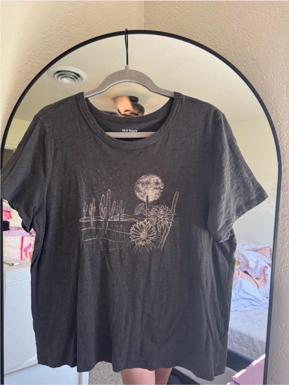 Old Navy Grey Desert Moon Graphic Tee